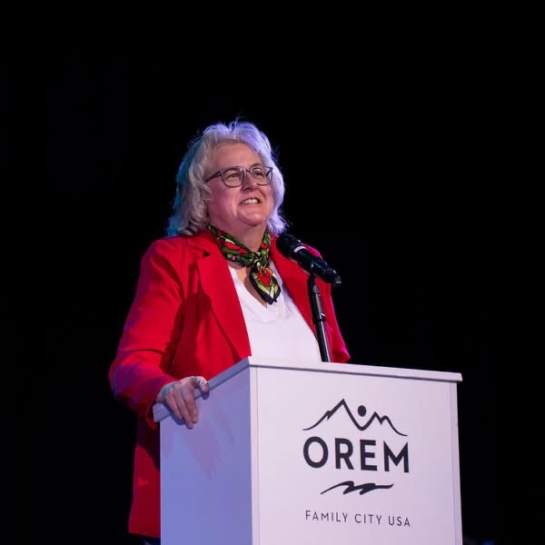 Taking their places: Mayor Karen McCandless, three council members sworn-in at Orem’s Oath of Office